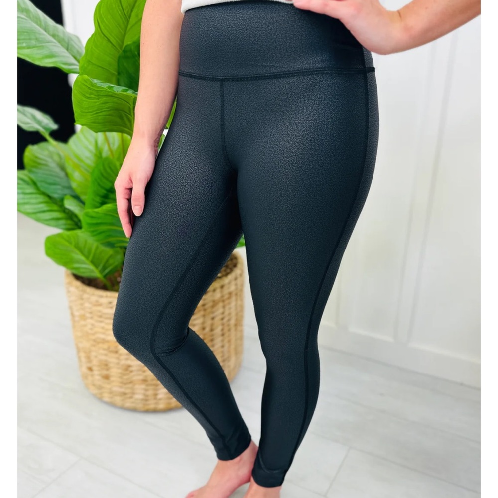 Moco boutique brand pebbled size 2XL black leggings
